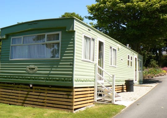 Late availability in Cornwall for 3 bedroom caravan